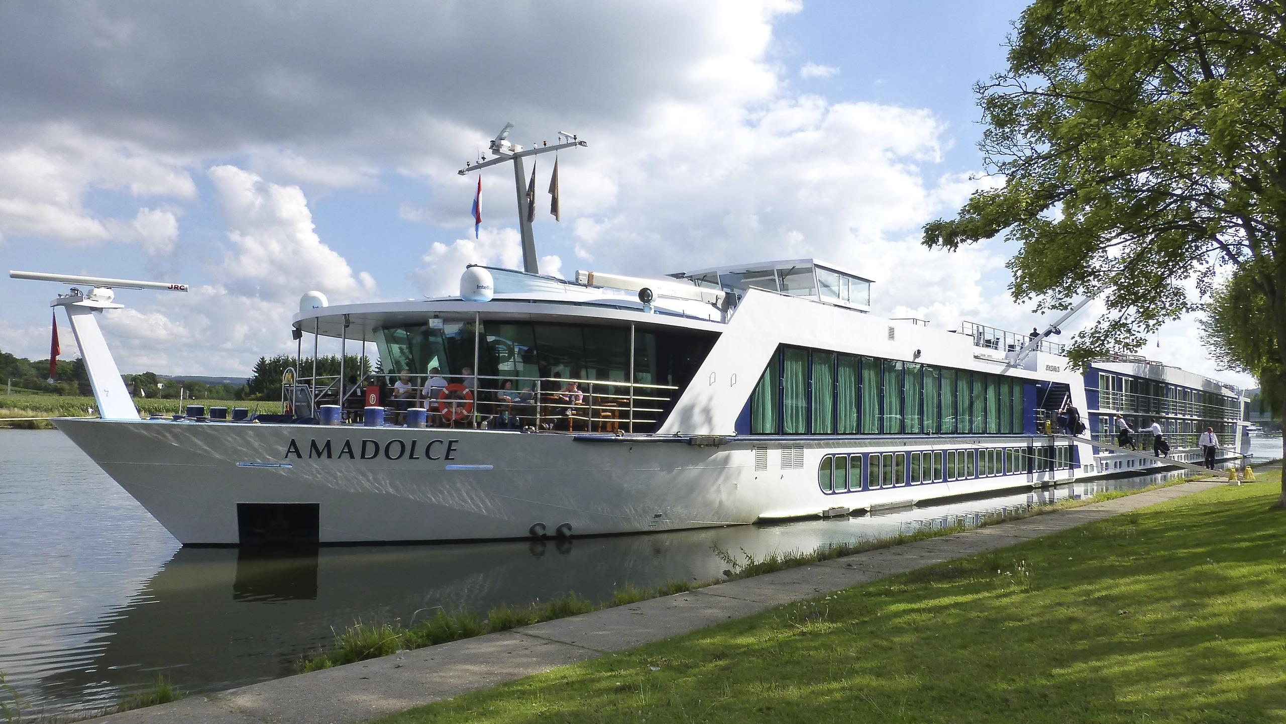 CRUCEROS FLUVIALES DE LUJO MS AMADOLCE AMAWATERWAYS CRUCERO SABORES DE BURDEOS TASTE OF BORDEAUX LUXURY RIVER CRUISE MS AMADOLCE LUXURY RIVER CRUISES GARONNE DORDOGNE RIVER CRUISES CRUCEROS RIO GARONA CRUCEROS RIO DORDOÑA CRUCEROS RIOS FRANCIA CRUCEROS DE LUJO BURDEOS BORDEAUX CROISIERES LUXURY CRUISES FRANCE CRUCEROS FRANCIA WINE CRUISES CRUCEROS VINO CRUCEROS ENOLOGICOS VACACIONES ENOLOGICAS BODEGA #Bodegas #Bordeaux #WineCruises #CrucerosLujo #AmaWaterways #AmadeusWaterways #Burdeos #RioGarona #RioDordoña #CrucerosFrancia #FranceCruises #FranceCroisieres #Croisieres #Bidaiak #Creuers #Viatges #Vacances #AmaDolce #Bordeaux #Burdeos